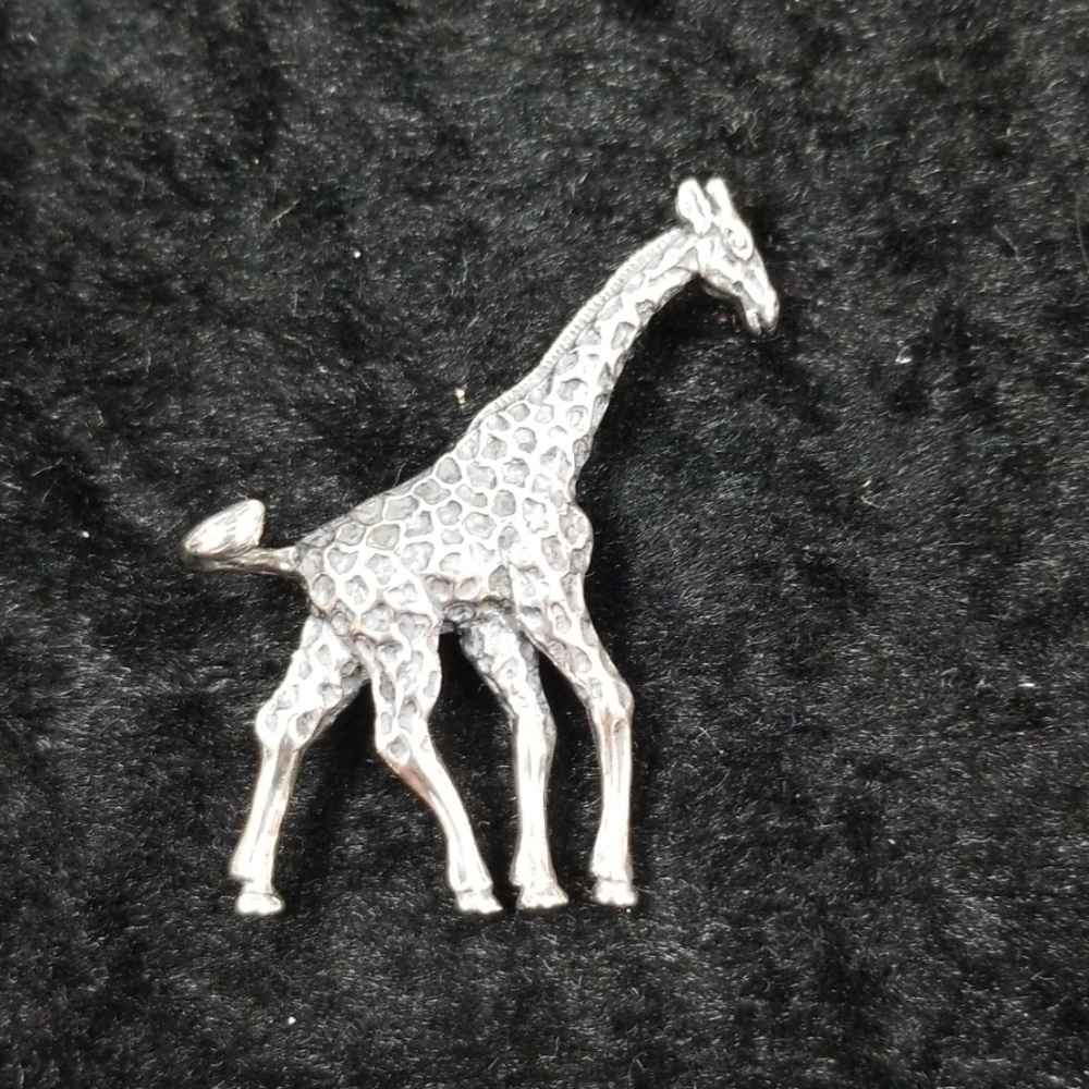 SS vintage giraffe brooch